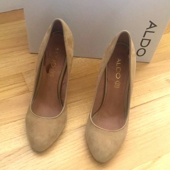 Aldo, 4 inch nude colored, microsuede heels, size 6.5 - Picture 4 of 5